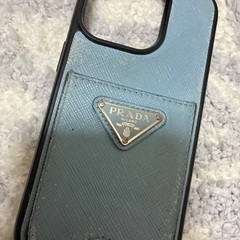 PRADAスマホケースiPhone16の画像