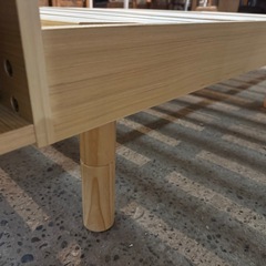 シングルベッドフレーム 木製スノコ コンセント付き ナチュラル 4,980円の画像