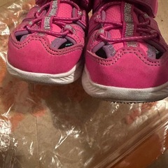 SKECHERS サンダルの画像