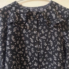 長袖 ブラウス 黒 トップスの画像