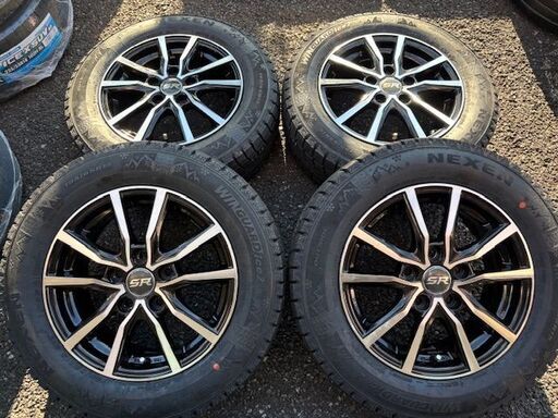 新品スタッドレスタイヤ！ノア、ヴォクシー、エスクァイア　に！SR 15インチ