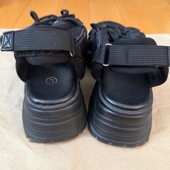 Shoes in Closet 厚底スポーツサンダルの画像