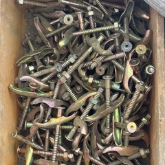 直接引取可 配送可 フォームタイ ホームタイ 型枠を締め付ける金具 工事用材料 DIY 複数個ありの画像