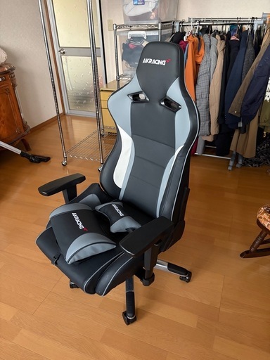 AKRacing Pro-X ゲーミングチェア 配達設置対応 猫の傷や汚れあるため格安です(要状態確認) エーケーレーシング