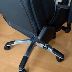 AKRacing Pro-X ゲーミングチェア 配達設置対応 猫の傷や汚れあるため格安です(要状態確認) エーケーレーシングの画像