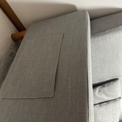 グレー2人掛けソファの画像