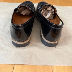 GU エナメルローファーの画像