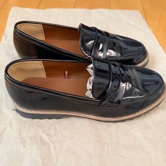 GU エナメルローファーの画像