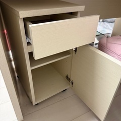 【お譲り先が決まりました】テーブル(別体式収納付き)の画像