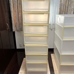 1番左列、1点300円　無印良品　ポリプロピレン　衣装ケースの画像