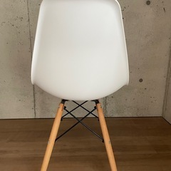 【取引中】 イームズチェア
の画像