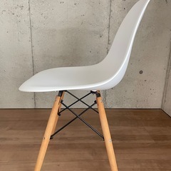 【取引中】 イームズチェア
の画像