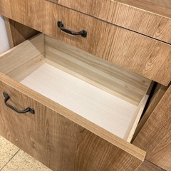 【リユースマン倉敷】キッチンカウンター 木目ナチュラル カントリー風 食器棚 レンジボードの画像