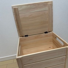 キャスター付き収納ボックスの画像