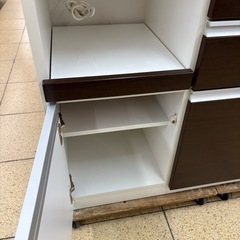 【リユースマン倉敷】松田家具 キッチンボード ホワイト×ブラウン 食器棚の画像