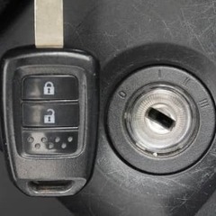 🚗【オトロンカーズ岐阜店】 自社ローン専門店｜頭金なしキャンペーン実施中！  「車が必要だけど、頭金が用意できない」 「他社でローンを断られてしまった」 そんな理由であきらめてしまう方が本当に多いです。  でも――当店の自社ローンなら大丈夫です。 保証人なし・勤務歴が浅い方・自営業の方でも、柔軟にご対応しております。 まずは今の状況をお聞かせください。ご希望に合わせて最適なお車をご提案いたします。  🔸【安心のポイント】 ・全車、車検2年・整備付きでご納車 ・購入後の保証（※車種条件あり）やアフターサの画像