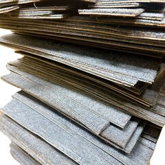 汚れあり タイルカーペット はぎれあり  50cm×50cm ブルー 100枚くらいの画像