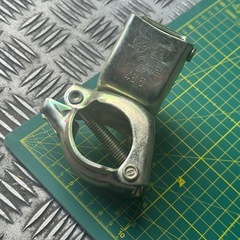 直接引取可 配送可 単管クランプ 直交クランプ 足場材 48.6 工事用材料 複数個ありの画像