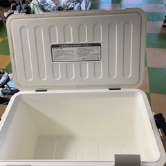 R110  クーラーボックスの画像