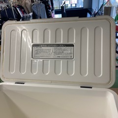 R110  クーラーボックスの画像