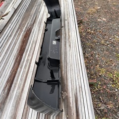 ハイエース200系　4型 　リアバンパー　中古小キズありの画像