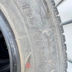 引き取限定ヨコハマ スタットレスタイヤ　21年制195／85R16 114／112L ホイール付き　T K16×5.5Ｊ　116.5-8TＣ　福島県岩瀬郡発の画像