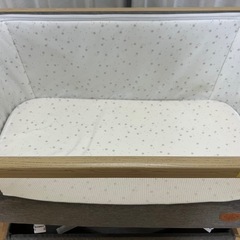 ベビーベッドの画像