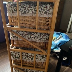 籐製収納棚
の画像