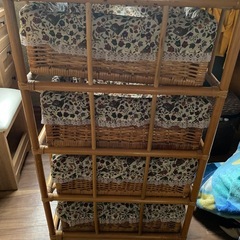 籐製収納棚
の画像