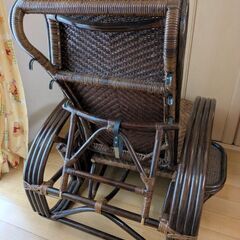 籐製座椅子の画像