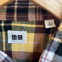 A2511-335 UNIQLO 長袖シャツ Lサイズ イエロー系 チェック柄 ほつれ汚れ有りの画像