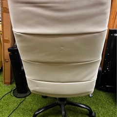 オフィスチェア　フェイクレザー　合皮　肘かけ付き　キャスター付きの画像