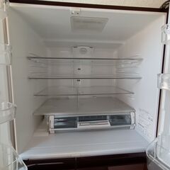 日立冷凍冷蔵庫6ドア 定格内容積735L（R-WX7400G）2017年式の画像