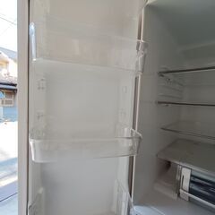 日立冷凍冷蔵庫6ドア 定格内容積735L（R-WX7400G）2017年式の画像