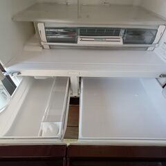 日立冷凍冷蔵庫6ドア 定格内容積735L（R-WX7400G）2017年式の画像