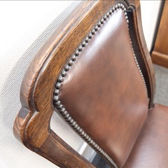 【26日まで】本革アンティーク調 ダイニングチェア（鋲打ち/ヴィンテージ）渋谷区千駄ヶ谷の画像