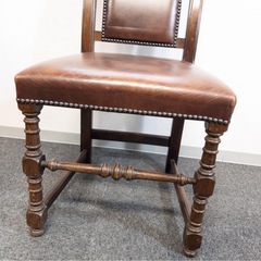 【26日まで】本革アンティーク調 ダイニングチェア（鋲打ち/ヴィンテージ）渋谷区千駄ヶ谷の画像