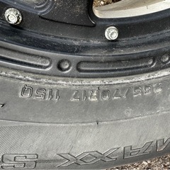 【値下げ】DUNLOP  スタッドレスタイヤ ホイール付き4本セット 265/70R17 Jeep ランクルの画像