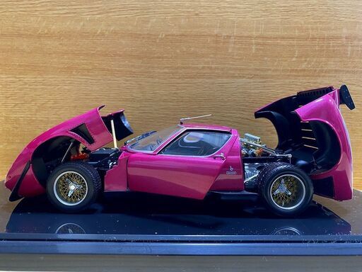 1/18ミニカー 京商製ランボルギーニ イオタSVR（紫）