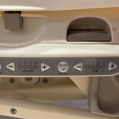 combi 電動ハイローチェアの画像