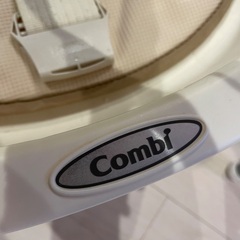 combi 電動ハイローチェアの画像