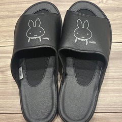 新品未使用25cm〜26cmミッフィースリッパの画像