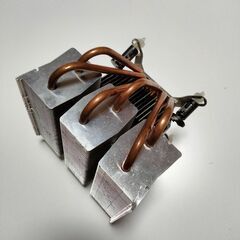 【Intel純正 大型ヒートパイプ式CPUクーラー】ファン欠品 ジャンク扱いの画像