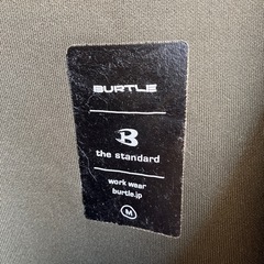 M2511-338 BURTLE 長袖 Tシャツ Mサイズ カーキ ほつれ毛玉有りの画像