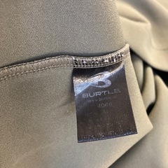 M2511-338 BURTLE 長袖 Tシャツ Mサイズ カーキ ほつれ毛玉有りの画像