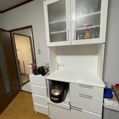食器棚の画像