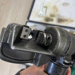 イクラ DC12 充電式鉄筋カッター 本体・バッテリー・充電器セットの画像