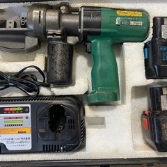 イクラ DC12 充電式鉄筋カッター 本体・バッテリー・充電器セットの画像