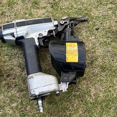 マキタエアー釘打ち機の画像