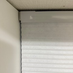チェーン式•つっぱり操作のブラインド　ホワイトの画像